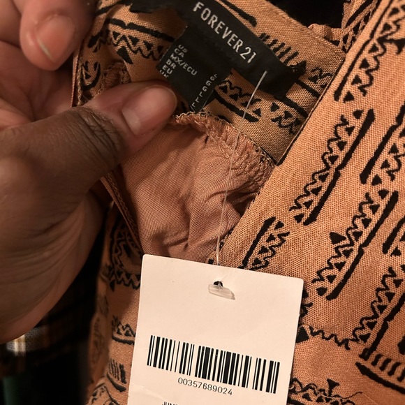 Never been worn! Forever 21 jumpsuit with strappy back and tribal print - Picture 4 of 5